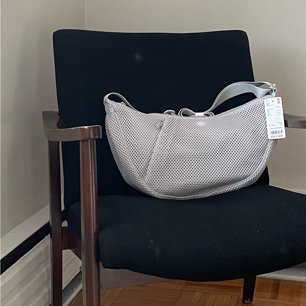 SOLD FB 🌸 - Uniqlo Mesh Crossbody Bag